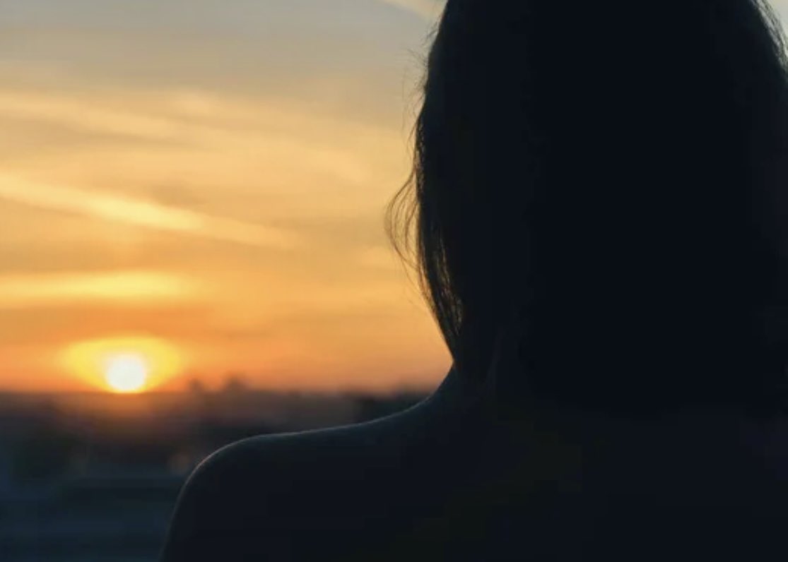 melanie_korach's tweet image. A happy life is directly tied to a positive mindset. You may have struggles and challenges, and your life may not be perfect (whose is?) but you can still choose to have a positive outlook. That is huge. Every day I wake up and say thank you. It’s a simple habit that keeps me…