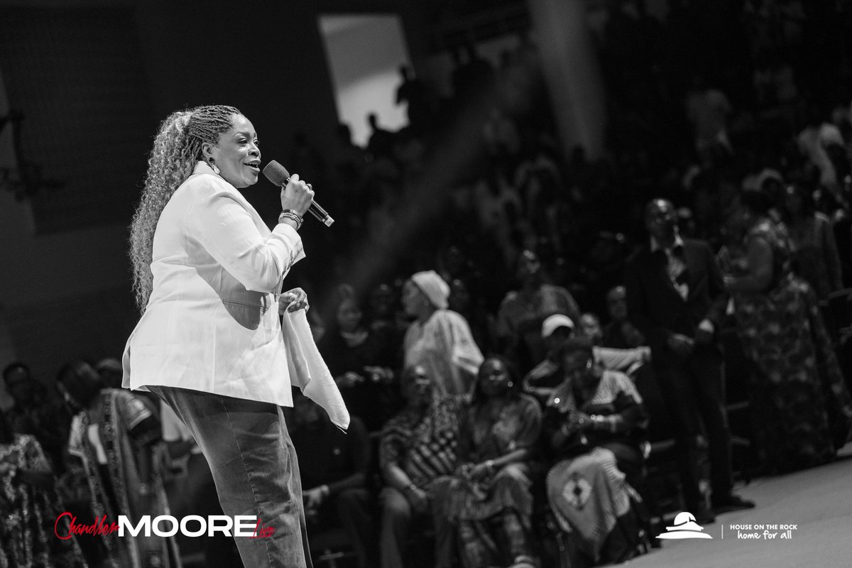 TheExperienceLG's tweet image. God is good, kind, and forever faithful! Lift up His name in praise! 🙌🏽🎶

🎶 Ah ah aaah
Eh eh eeeh
Idinma (You are good)

You are good
You are kind
You are faithful
We praise Your name 🎶

#WorshipExperience
#ChandlerMooreLive
#HouseOnTheRock