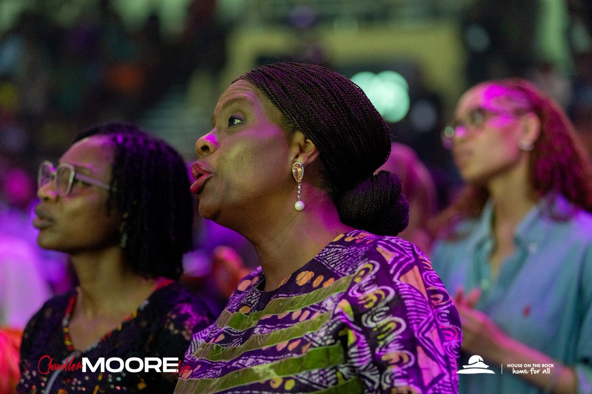 TheExperienceLG's tweet image. God is good, kind, and forever faithful! Lift up His name in praise! 🙌🏽🎶

🎶 Ah ah aaah
Eh eh eeeh
Idinma (You are good)

You are good
You are kind
You are faithful
We praise Your name 🎶

#WorshipExperience
#ChandlerMooreLive
#HouseOnTheRock