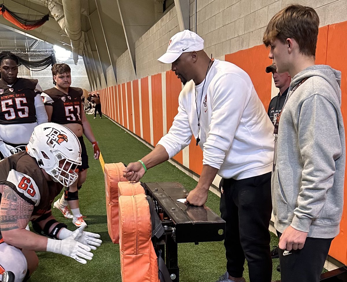 Oscar Frye (@oscarfrye18td) on Twitter photo Blessed to receive a scholarship offer from <a href="/EddieGeorge2727/">Eddie George</a> & Bowling Green State. I believe that Coach George would challenge me to not only be the best football player I could be, but also the best man I could be. Relationship. Ownership. Leadership. 🟤🟠
<a href="/BHSdogsfootball/">BHS Football</a> Blessed to receive a scholarship offer from <a href="/EddieGeorge2727/">Eddie George</a> & Bowling Green State. I believe that Coach George would challenge me to not only be the best football player I could be, but also the best man I could be. Relationship. Ownership. Leadership. 🟤🟠
<a href="/BHSdogsfootball/">BHS Football</a>