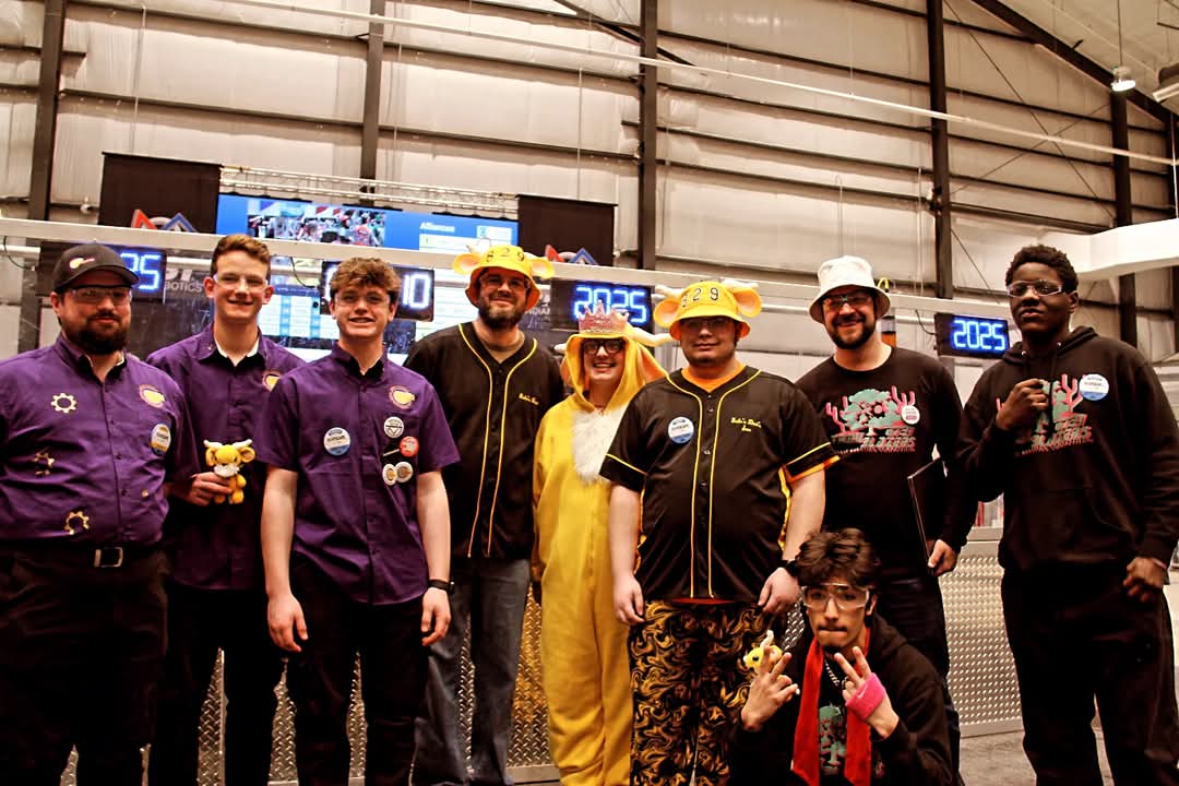 Indy and Noblesville tag team! Honored to be on the Number Four Alliance with our friends @829digitalgoats and @gcgoldengears at Lafayette today!

#omgrobots <a href="/tindleycatas/">Charles A. Tindley Accelerated School</a> 
#INLAF @firstinrobotics