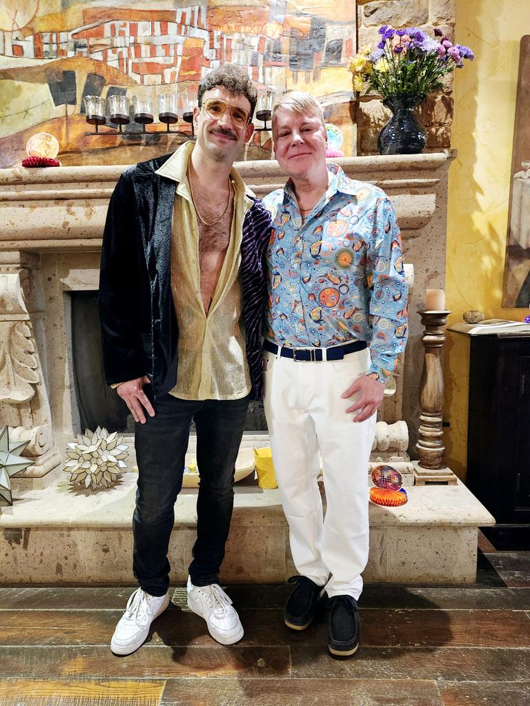 Disco Birthday🕺💖 Having such wonderful friends to celebrate with means the world🩷
w/ <a href="/ShawnAlff/">Shawn Alff</a> w/<a href="/SiouxsieQMedia/">Siouxsie Q is Your American Sweetheart🎬💋✨</a> <a href="/ItsMichaelVegas/">Michael Vegas aka ThePigDaddy</a> <a href="/AlexLegendxXx/">Alex Legend</a>