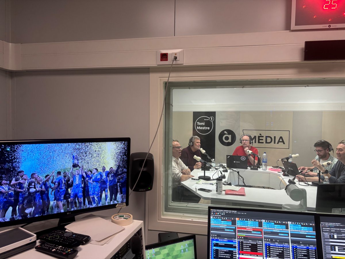 Gustavo Clemente (@gustavoclement) on Twitter photo El <a href="/peniscolafs/">Servigroup Peñíscola FS</a>, campió de la #copadeespanafs🏆
Altre títol valencià que vivim en #DesDeLaBanda📻 El <a href="/peniscolafs/">Servigroup Peñíscola FS</a>, campió de la #copadeespanafs🏆
Altre títol valencià que vivim en #DesDeLaBanda📻