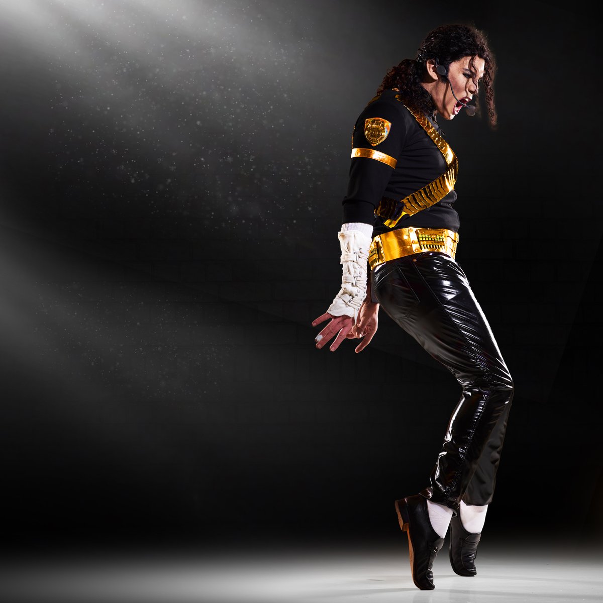 ⭐️⭐️⭐️⭐️ Man in the Mirror 
"CJ's vocals and dance work is impeccable and he effortlessly captures Jackson’s high tenor genius... if you love Michael Jackson’s music you’ll adore the show" Jonathan Baz
jonathanbaz.com/2025/03/man-in…