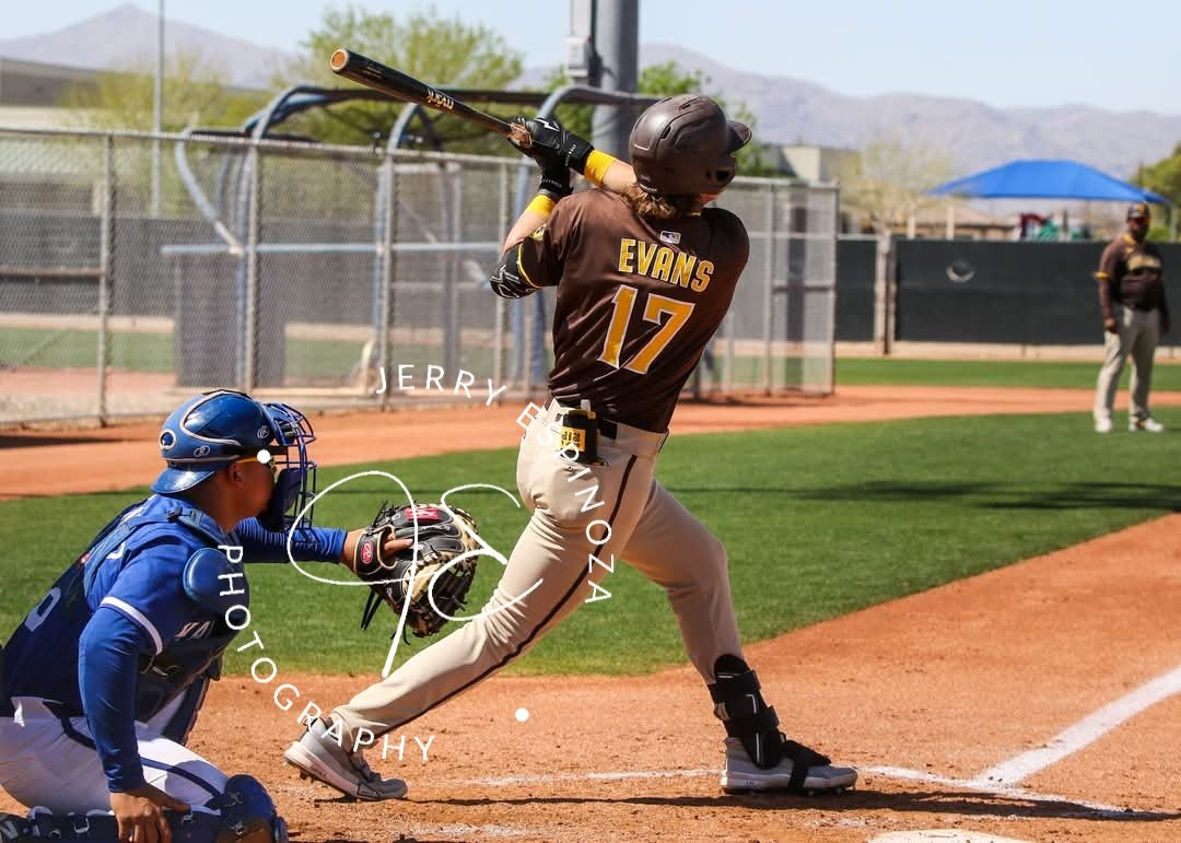 JEspinoza1634's tweet photo. San Diego Padres Zach Evans launches a 2 run HR 3/22/25 vs the Kansas City Royals. https://t.co/3gLoIZx6vv