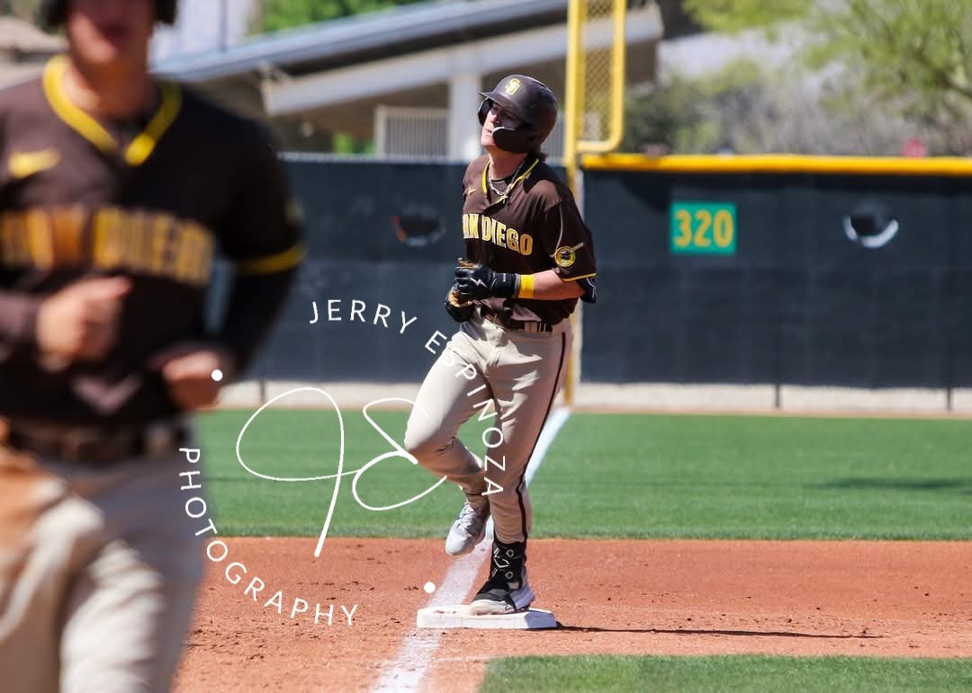 JEspinoza1634's tweet photo. San Diego Padres Zach Evans launches a 2 run HR 3/22/25 vs the Kansas City Royals. https://t.co/3gLoIZx6vv