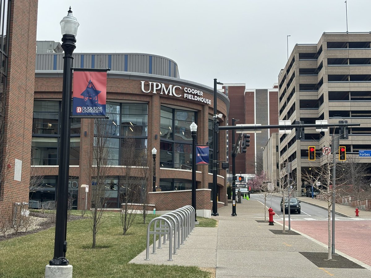 LCU_Chap_Radio's tweet image. Sights and views from downtown Pittsburgh the day before the NCAA DII Women’s Elite 8. #WEliteEight #D2WBB
