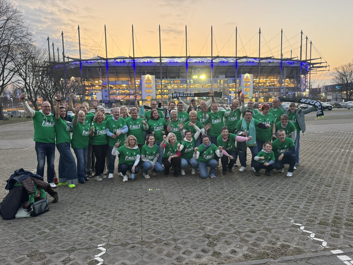 dirkwintermann's tweet photo. Finale 💚🤍 Glückwunsch an unsere #Werder Frauen👏👍 und Respekt für die Leistung des #HSV👍👏 https://t.co/HrwCnQHzSt