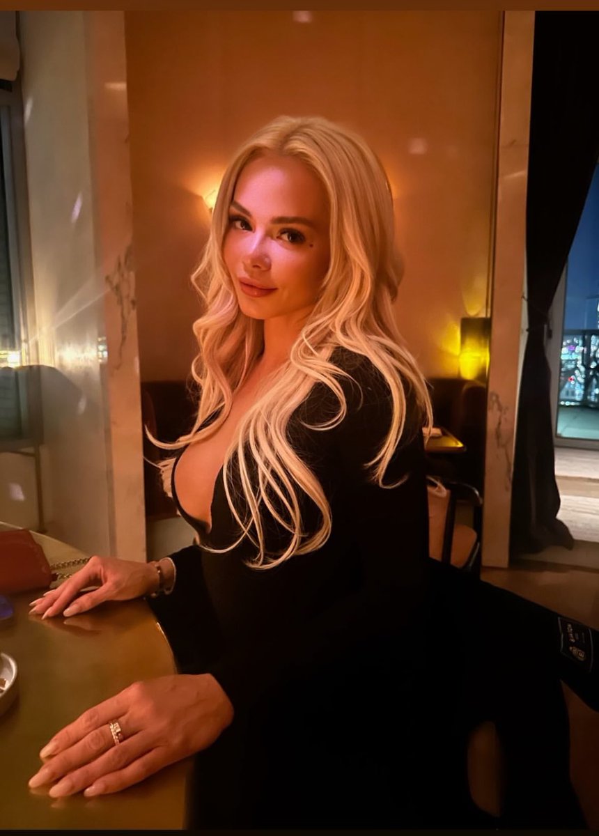 elsajeanisme_S's tweet image. Happy weekend 🥰🥰
Can I get a flower 🌹🌹
Repost and comment