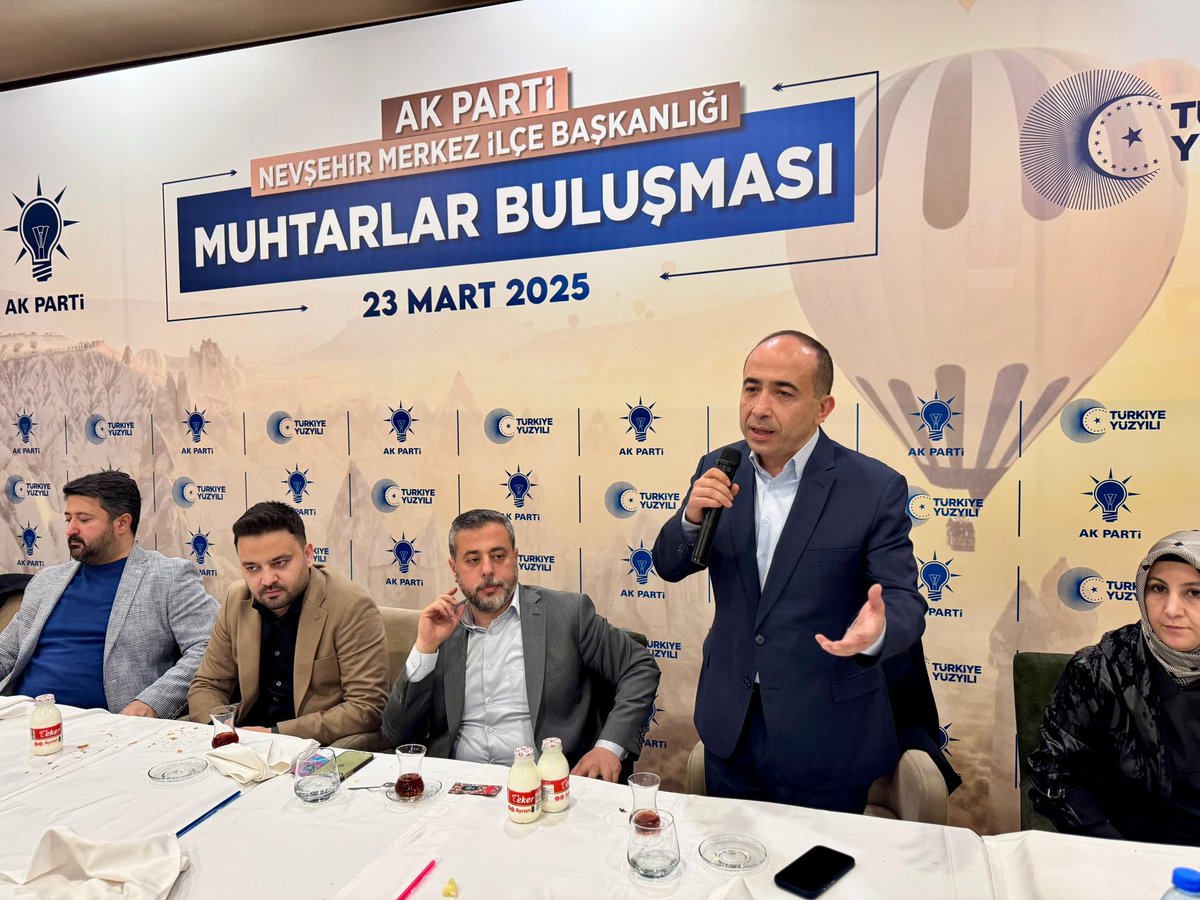 SSonugelen's tweet photo. İl Başkanımız @av_mfa ,Milletvekillerimiz @MvSuleymanOzgun ve @Emre_Caliskann , Kadın Kolları Başkanımız @CelebiElife , Gençlik Kolları Başkanımız @NecatiYurtbilir ve İl Genel Meclis Başkanımız @sferalan ile birlikte, Merkez İlçe Başkanlığımızca düzenlenen iftar programında Merkez İGM üyelerimiz, Belediye Meclis üyelerimiz, köy ve mahalle muhtarlarımız ile mahalle ve köy temsilcilerimizle bir araya geldik.

Ramazan’ın manevi atmosferinde aynı sofrayı paylaşmanın huzurunu ve bereketini yaşadık. Katılım sağlayan tüm muhtarlarımıza, temsilcilerimize ve kıymetli misafirlerimize gönülden teşekkür ediyorum. Rabbim birlik ve beraberliğimizi daim eylesin.