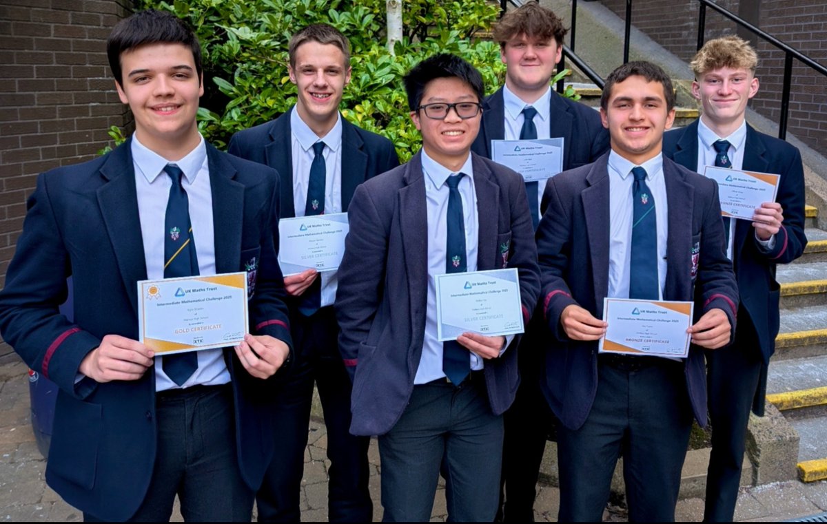 WallaceHigh's tweet image. Congratulations to Year 11 and 12 pupils who were awarded certificates in the recent UKMT Intermediate Maths Challenge. Special mention goes to Kate (Y11) and Kyle (Y12) for achieving a Gold certificate. 

#WHSMaths #UKMT #SuperCurricular #Leading