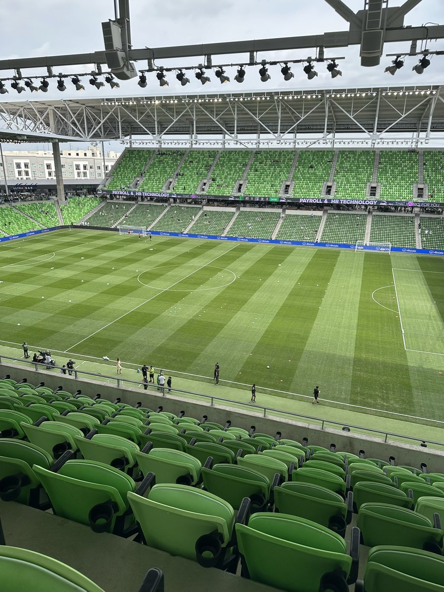 Mrs•Gomez tweet media