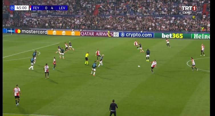 ege_444's tweet photo. Adaletli davranmayıp Tv8'e milyonlarca lira ceza kesenlere iyi bir ders verdi Acun, busunuz dedi. Benzer reklamlar TRT 1'de yayınlanınca ceza yok, alakası olmamasına rağmen Tv8'e ceza var. O zaman maçlar da böyle kardeşim, boşa laf ebeliği yapmayın...
Ceza Var                                  Ceza Yok