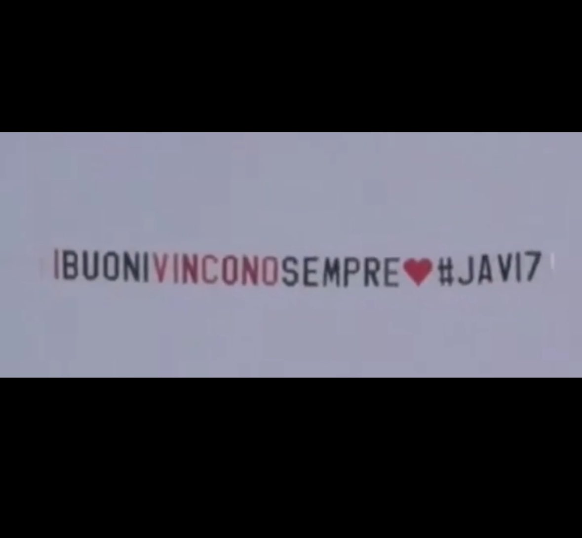 saretta09t's tweet photo. Oggi si chiude un cerchio.
Un cerchio iniziato quel 16 settembre.
Presenti dal primo all’ultimo aereo con #Javi7 .
Oggi scende una lacrimuccia.

Grazie alle mie “colleghe”, per il meraviglioso lavoro che abbiamo fatto.

fino alla fine❤️ #GrandeFratello https://t.co/5hv8gI7PWg