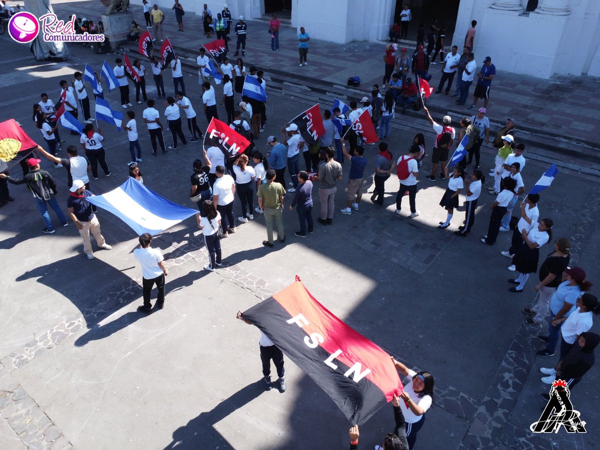 Jóvenes del MCLR,  UNEN, FES, Y JS  Estudiantes Técnicos de León Sur Realizaron Creación y Muestra de Imágenes a gran Escala. En Celebración del 45 Aniversario del Inicio de la Gran CNA en la Plaza de la Liberación Juan José Quezada
#Nicaragua #SomosUNAN #SoyCSM #LeónEnRevolución