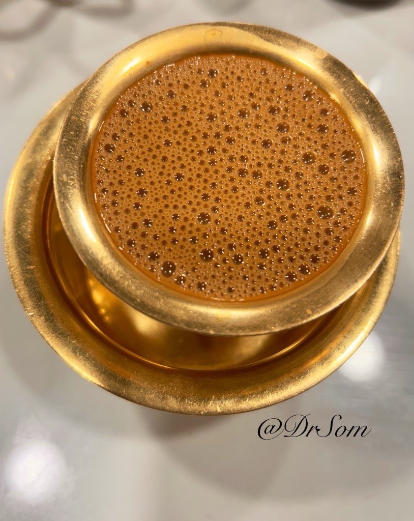 Himalaytrekker's tweet image. The desi latte...cheers to Kaaaapi !🤟🔥

#TeamKaapi #TeamCoffee #Kaapi #UdupiSpecial #theme_pic_India_foodies