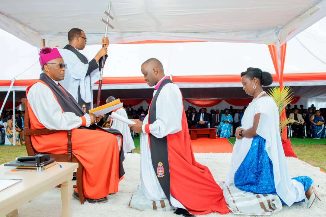 <a href="/EarButare250/">EAR Butare Diocese</a>,twifatanije na EAR Diyoseze ya #SHYOGWE mu byishimo by'umuhango wo kurobanura no kwicaza mu ntebe umwepisikopi mushya The Rt. Rev. KABAYIZA Louis Pasteur
(Umwepiskopi wa 3 wa Diyoseze).

Live:youtube.com/live/VSev4BGfF…