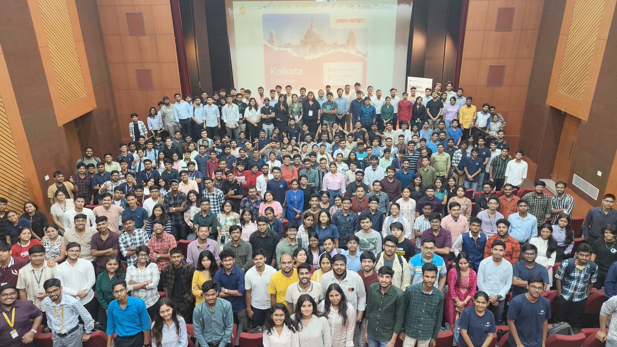 pratikks555's tweet image. W event, W team! ✨
#SolutionChallenge #gdghitk #sessions #RegionalBootcamp2025 #Kolkata #hack2skill #google #hitk