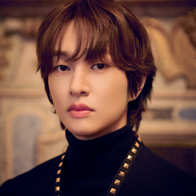kchartsmaster's tweet photo. ONEW announces 'MAD' original English song to be released on April 21st. https://t.co/KjX4ixli31