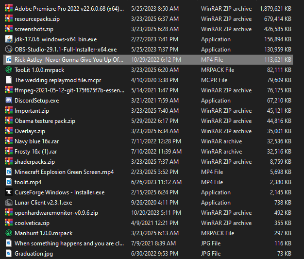 _TooLit's tweet image. Saving all the important files in a flash drive before I reset my PC