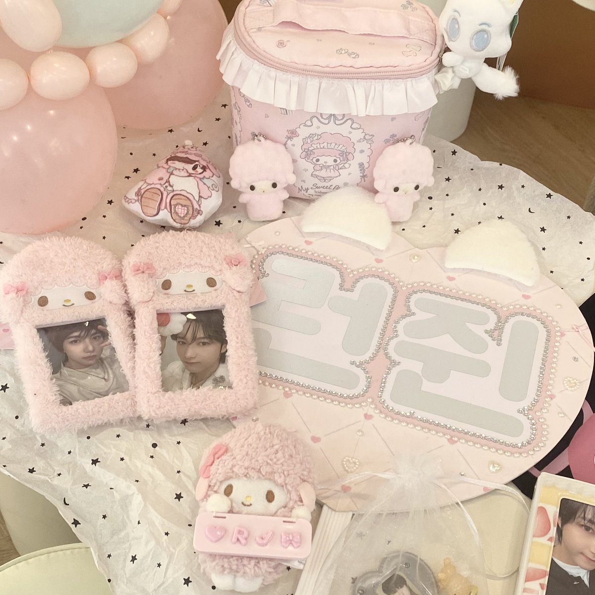 lily ★ tweet media