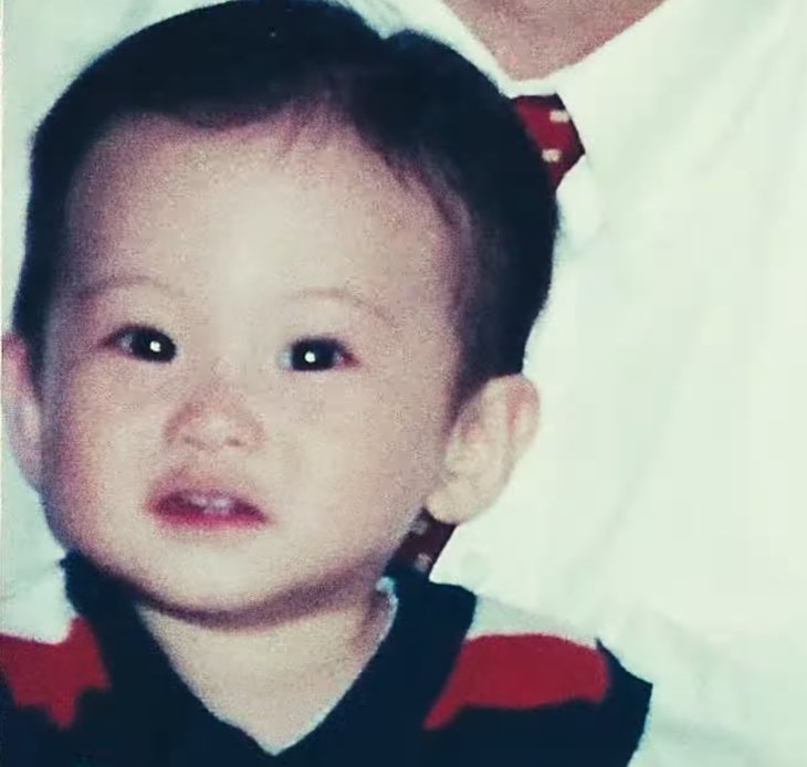 082molo's tweet photo. who would’ve thought that this little baby who was born in toronto at 1999– a blessing to his parents, will also become a blessing and inspiration to millions of ppl around the world 🥹❤️‍🩹 https://t.co/soY96bAatX
