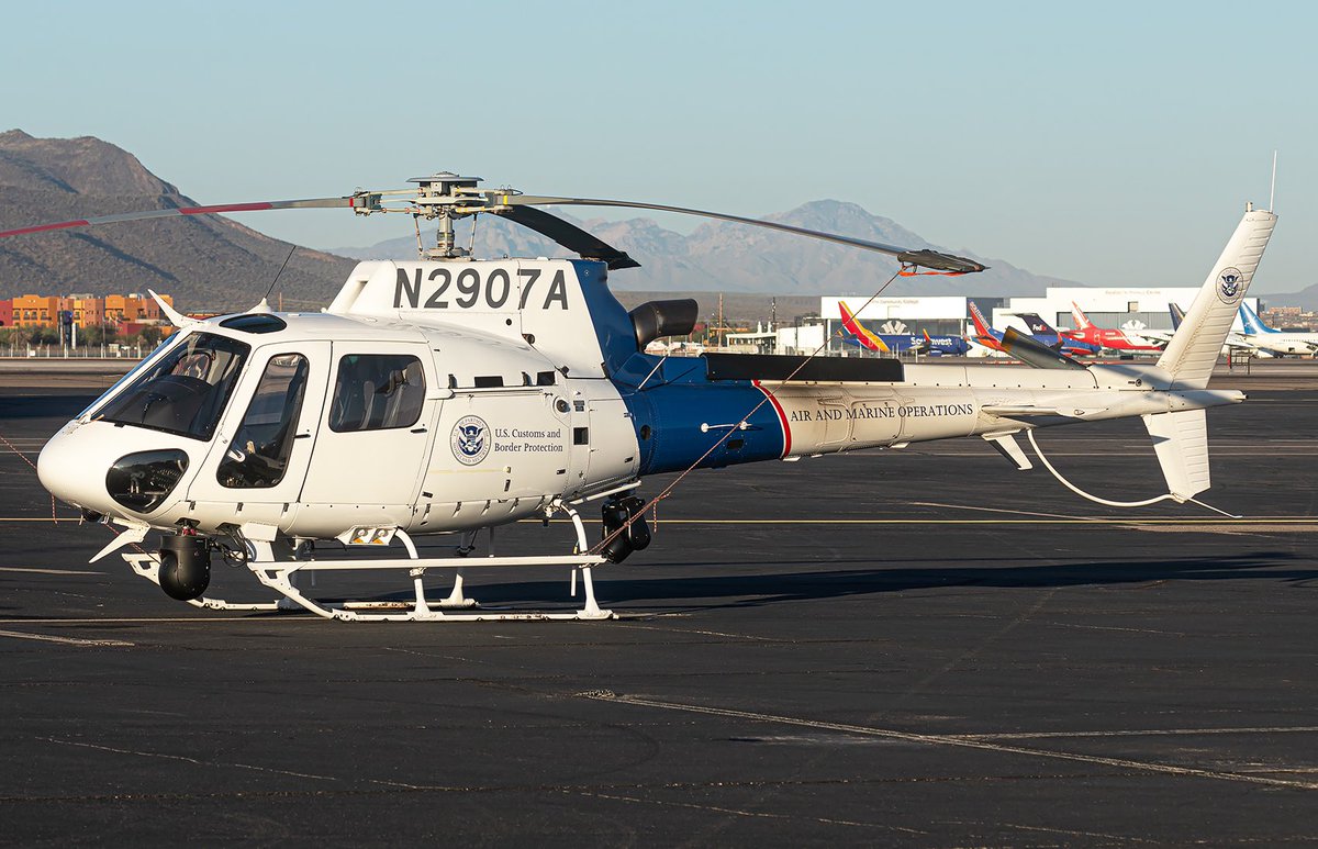 cay89455610's tweet image. Some CBP helicopters closed up at Tucson.