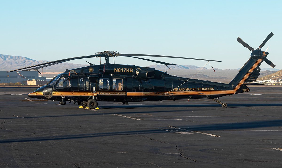 cay89455610's tweet image. Some CBP helicopters closed up at Tucson.