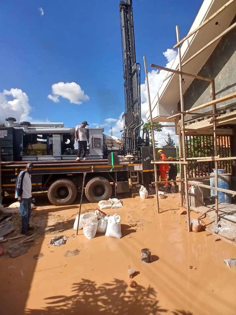 AviseRissMwaku's tweet image. 📌Unir nos forces pour aller plus loin !
Nous saluons la collaboration des entreprises #SolveTech et #MLSconstruction, toutes deux membres de la Communauté des Ingénieurs de l&apos;espace Grand Katanga(CIEK) @mbuyi_don @jeunesseEP_RDC @AviseRissMwaku @AWAZIAMURI