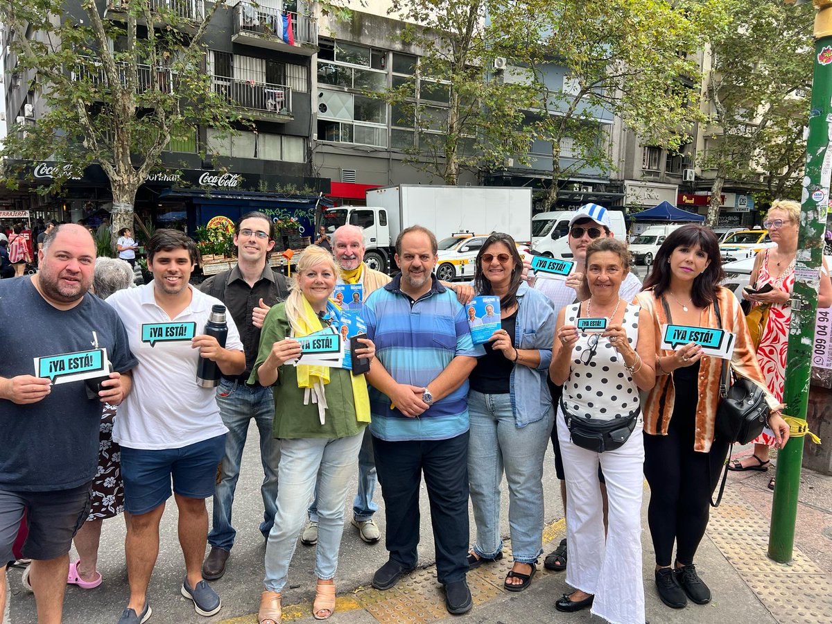 myriamsilva18's tweet photo. Feria Tristán Narvaja se siguen sumando vecinos a militar por nuestro candidato Alcalde Municipio b  @ismael_manzur y por nuestro candidato 
Intendente de Montevideo @nartinlema
#yaesta
@ESPACIOCUARENTA
Cuento con tu apoyo https://t.co/VvXxxygl8g