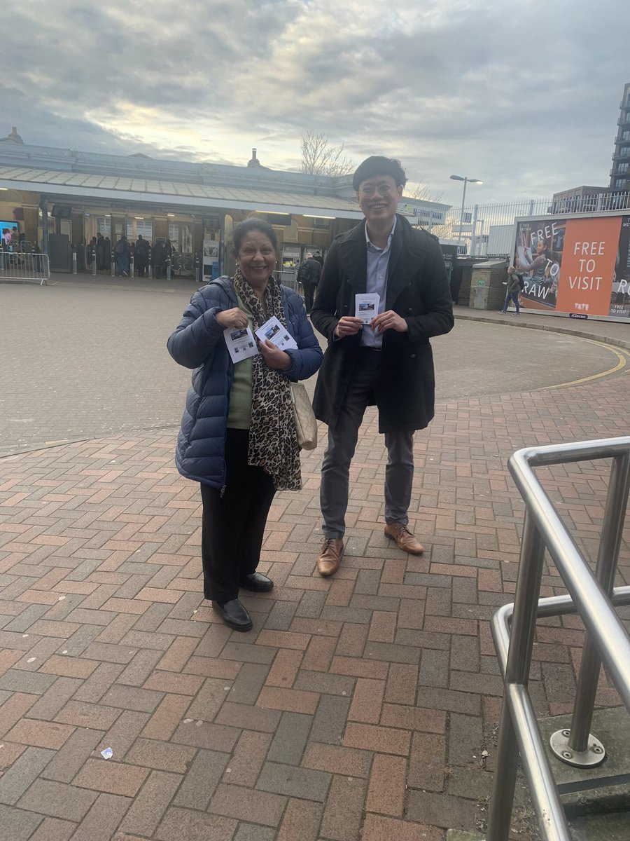 Friday’s LSUG was a highly productive meeting, hosted by MP Vicky Foxcroft, Cllr Sheikh, and Cllr Huynh. 
Representatives from TfL, Southeastern, and Lewisham Station were present to engage with residents and respond to their questions and concerns.

Next online meeting: 12 June