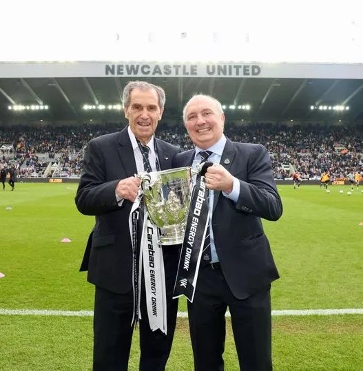 ToonMouthTyne's tweet image. The first ever photo of the Carabao Cup at St James' Park....
🏆⚫⚪ 🏟️
#NUFC #CarabaoCupFinal #CarabaoCupWinners