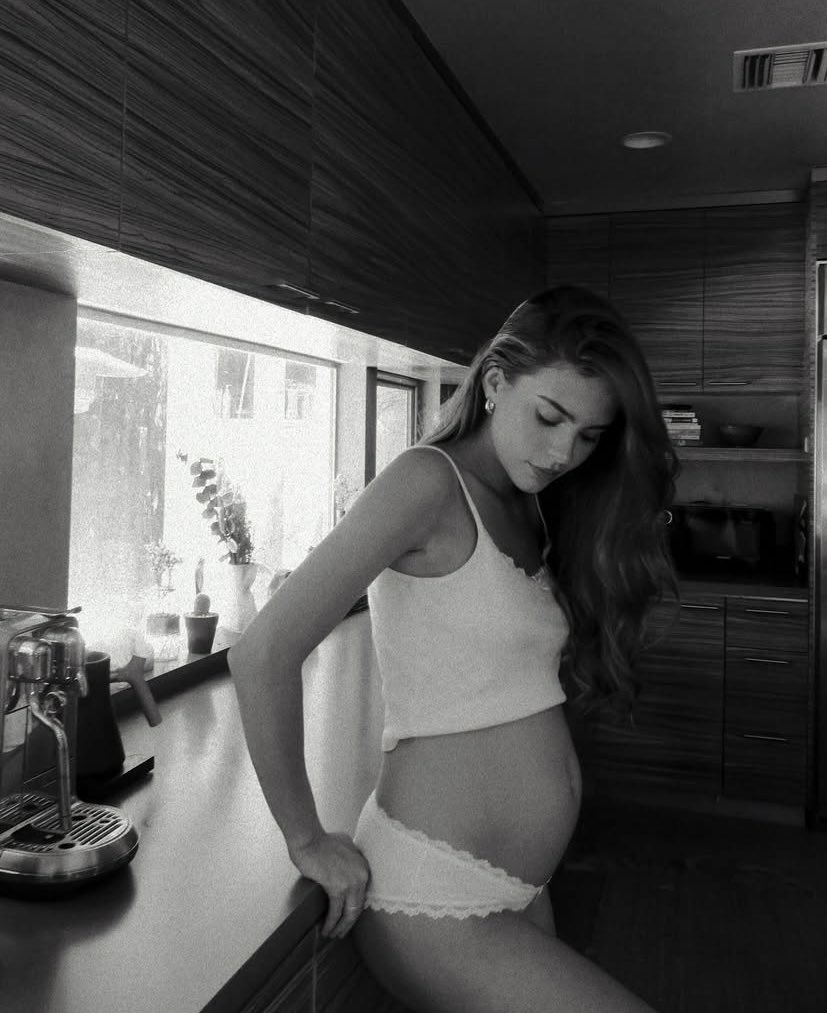 sara trevisan during her second pregnancy 

📸 max trevisan