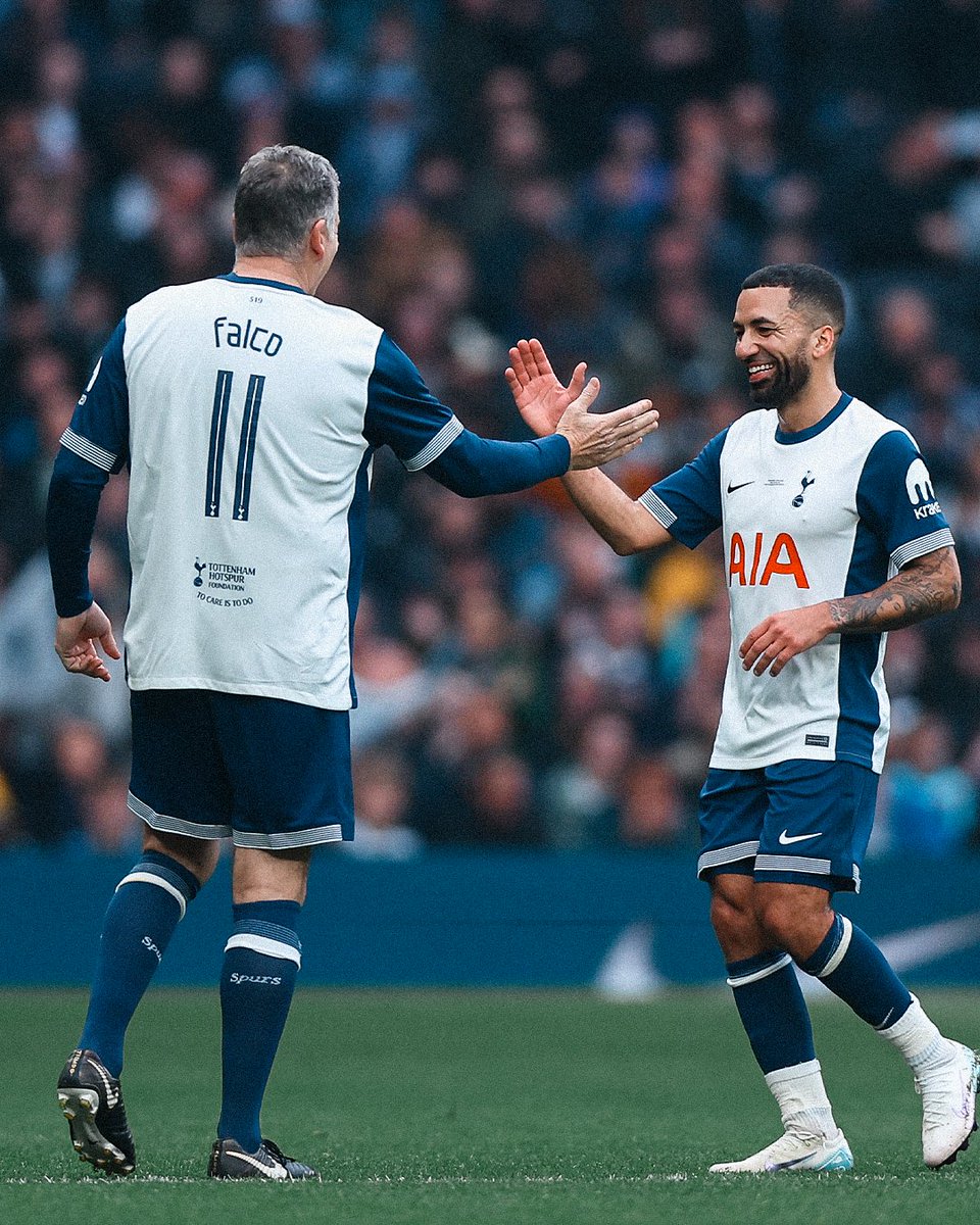 SpursOfficial's tweet image. 64 years old and still going strong.

Incredible, Mark Falco 👏