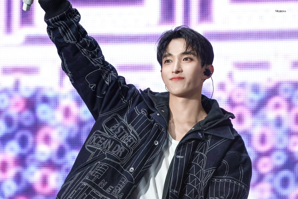 MiraitowaJ_0218's tweet photo. 250321 캐럿랜드 
CARATLAND DAY2

-

#SEVENTEEN #세븐틴 
#DK #도겸 #이석민 
#ドギョム #DOKYEOM https://t.co/TJs7WgyKiF