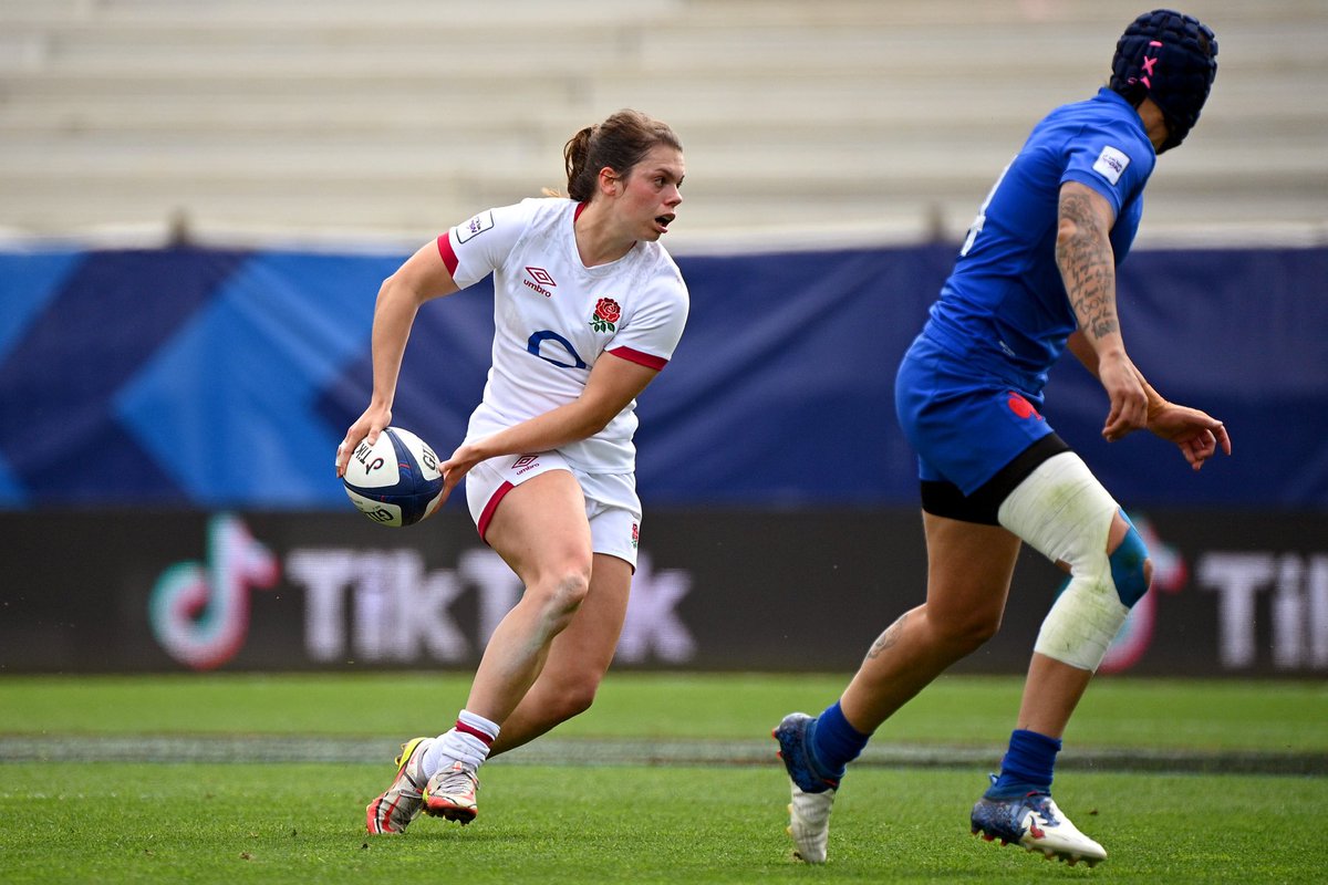 Helping to kick off the Red Roses @W6Nations, our clients <a href="/MaggieAlphonsi/">Maggie Alphonsi MBE</a> , Simon Middleton &amp; <a href="/HelenaRowland99/">Helena Rowland</a> . Good luck to all!