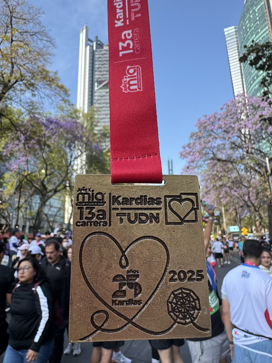 Hoy se corrió por el corazón de los niños 💕 #CarreraKatdias2025 #EntreRunners