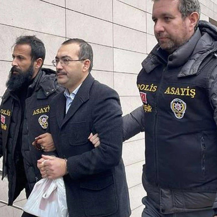 Eskişehir’de 12 yaşındaki kız çocuğunu istismar ettiği suçlamasıyla tutuklanan Beylikova İlçe Müftüsü Yıldırım, ilk duruşmada SERBEST BIRAKILDI!