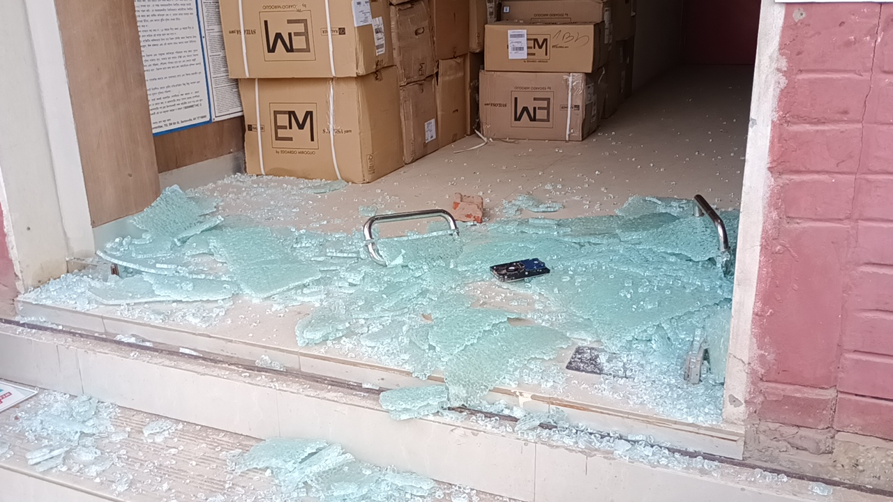 কালিয়াকৈরে যুবদল নেতার নেতৃত্বে শ্রমিকদের উপর হামলা