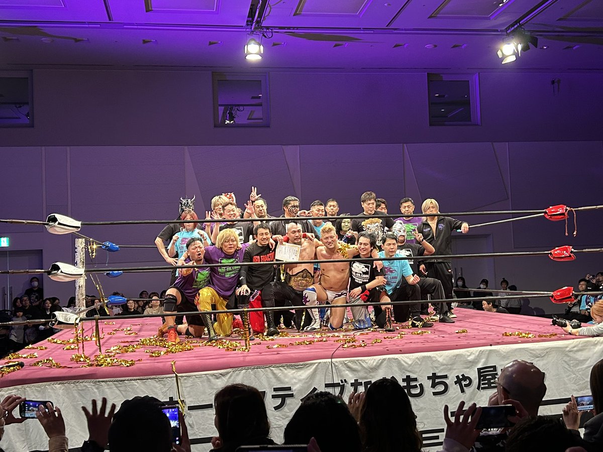 daichi_0506's tweet photo. 紫焔15周年記念大会ご観戦ありがとうございました！
自身初のタイトルマッチがFuji2で腕攻めのスタイルのきっかけになったのが藤原さんとのシングルってこともあり思い入れがありラストマッチは目頭が熱くなりました、、、
16周年目も裏方としてまだまだ勉強して盛り上げて行きたいと思います　#紫焔 https://t.co/6fBHnPMbyt