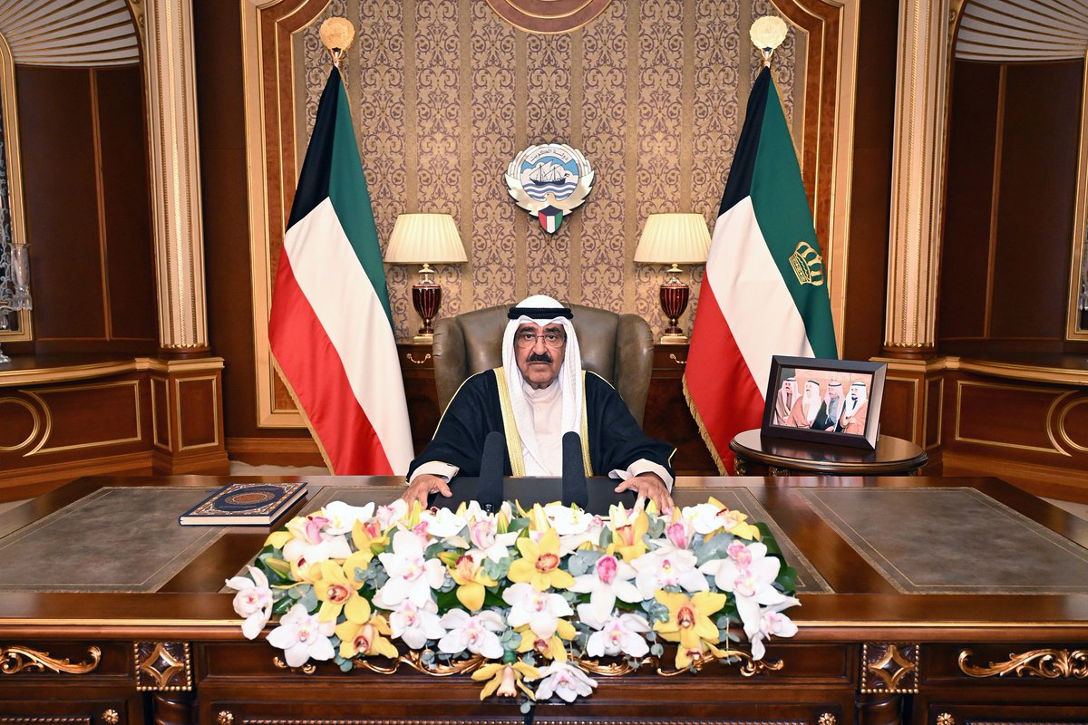 kuna_ar's tweet photo. حضرة صاحب السمو أمير البلاد الشيخ مشعل الأحمد الجابر الصباح: ألتقي بكم في هذه الليلة المباركة من العشر الأواخر من شهر رمضان لنهنئ الجميع بهذا الشهر الفضيل أعاده الله عليكم وعلى وطننا الغالي وعلى أمتينا العربية والإسلامية بالخير واليمن والبركات
 
- أدعوكم إلى عقد العزم على فتح صفحة جديدة أعلاها مخافة الله والتوكل عليه وأساسها التحلي بالفضائل وهدفها فعل الخيرات واجتناب المعاصي ورائدها إشاعة روح المحبة والتفاؤل والتسامح والتفاهم والبعد عن الممارسات التي تهدد الوحدة الوطنية
 
#كونا #الكويت