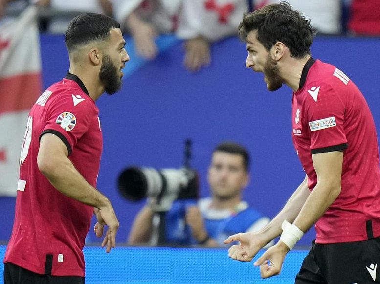 Georgia's all-time top scorers:

🇬🇪Shota Arveladze - 26 goals

🇬🇪GEORGES MIKAUTADZE - 20 GOALS

🇬🇪KHVICHA KVARATSKHELIA - 18 GOALS

🇬🇪Temur Ketsbaia - 17 goals

Two absolute legends already—and they’re still under 25. 🔥