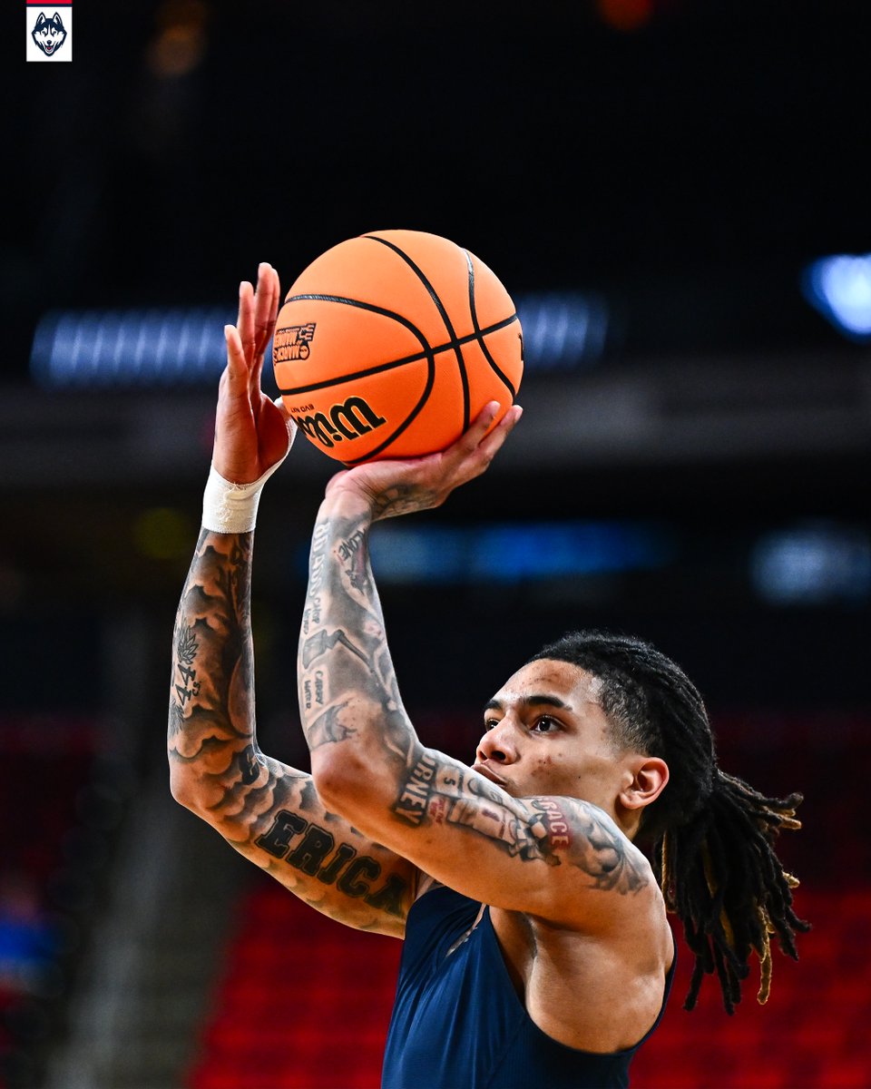 UConnMBB's tweet photo. 40 more minutes in Raleigh
#MenOfMarch https://t.co/usoF4bwDUz