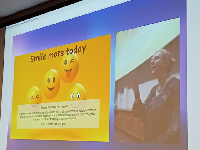 Julia Wood tweet media