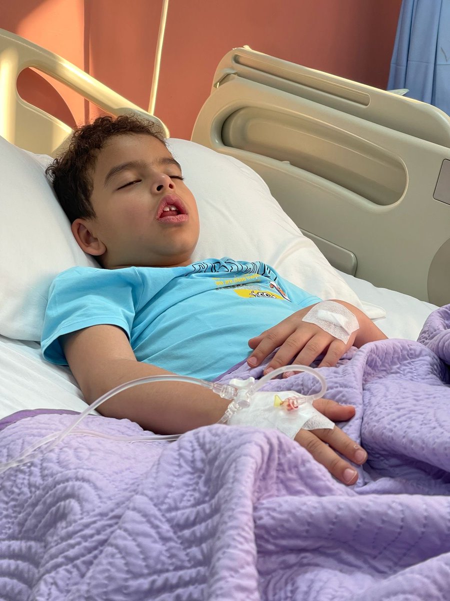 ولدي الصغير منوم في المستشفى…:
كل من يشاهد هذه التغريدة احتاج دعوه منكم له بالشفاء… جزاكم الله خير جميعا 🙏