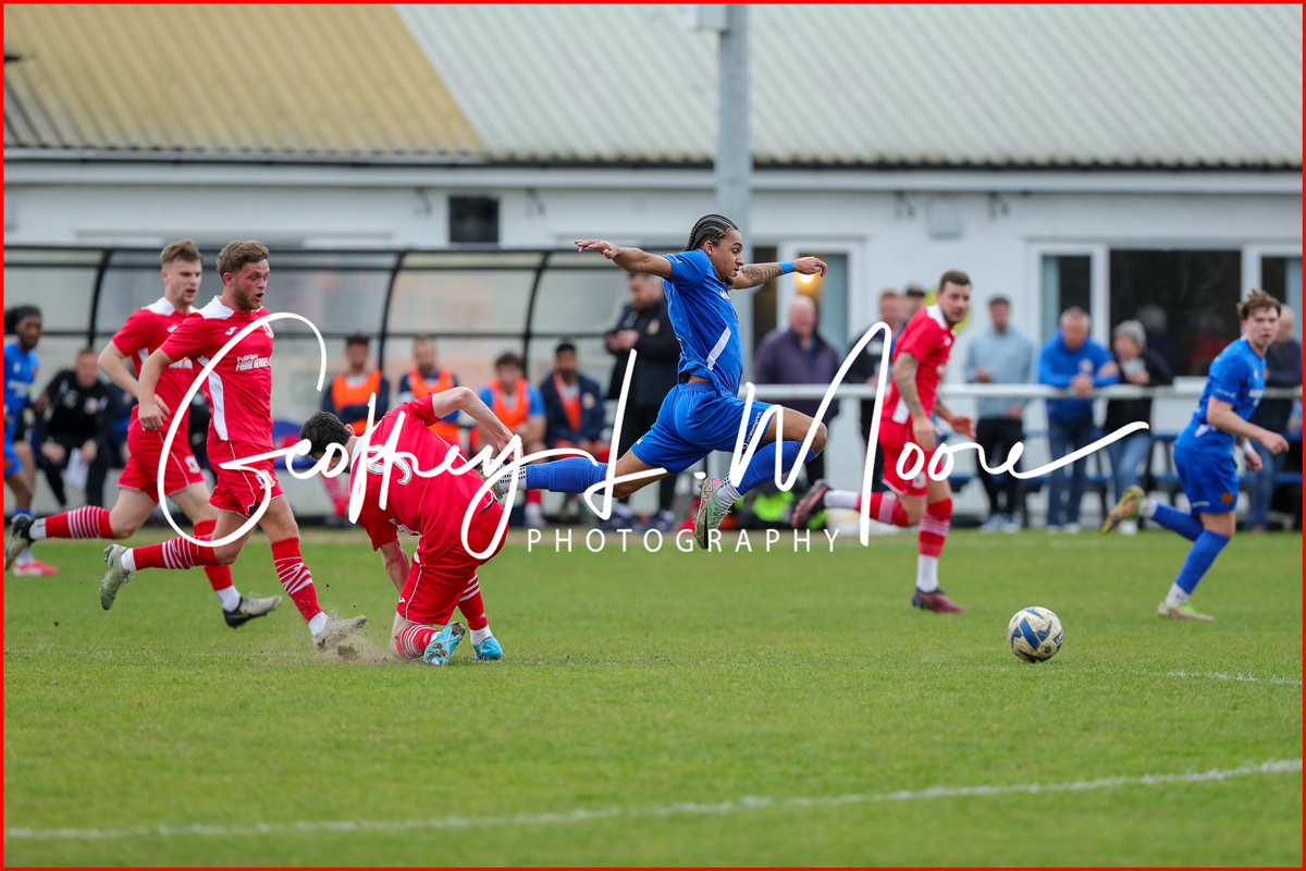 GeoffMoore's tweet image. Match photos from yesterday's clash between @PTFC88  vs @CorshamTownFC in the @HellenicLeague are now available online here prints.moore.photos/sports/ - A fast paced and non stop action for the full +90 mins of play. Some of my favs below.
