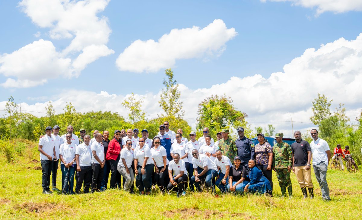 FatmataSesay (@fatmatalsesay) on Twitter photo Yesterday, I joined Governor <a href="/PudenceR/">Pudence RUBINGISA</a> &Â <a href="/RwEquityBank/">Equity Bank Rwanda PLC</a> MD <a href="/hbnamara/">Hannington Namara</a> among other partners & the community to plant 15,000+ trees in <a href="/NyagatareDistr/">Nyagatare District</a>.
The activity was initiated by <a href="/RwEquityBank/">Equity Bank Rwanda PLC</a>, showing the crucial role of private sector in advancing #climateaction & development. Yesterday, I joined Governor <a href="/PudenceR/">Pudence RUBINGISA</a> &Â <a href="/RwEquityBank/">Equity Bank Rwanda PLC</a> MD <a href="/hbnamara/">Hannington Namara</a> among other partners & the community to plant 15,000+ trees in <a href="/NyagatareDistr/">Nyagatare District</a>.
The activity was initiated by <a href="/RwEquityBank/">Equity Bank Rwanda PLC</a>, showing the crucial role of private sector in advancing #climateaction & development.