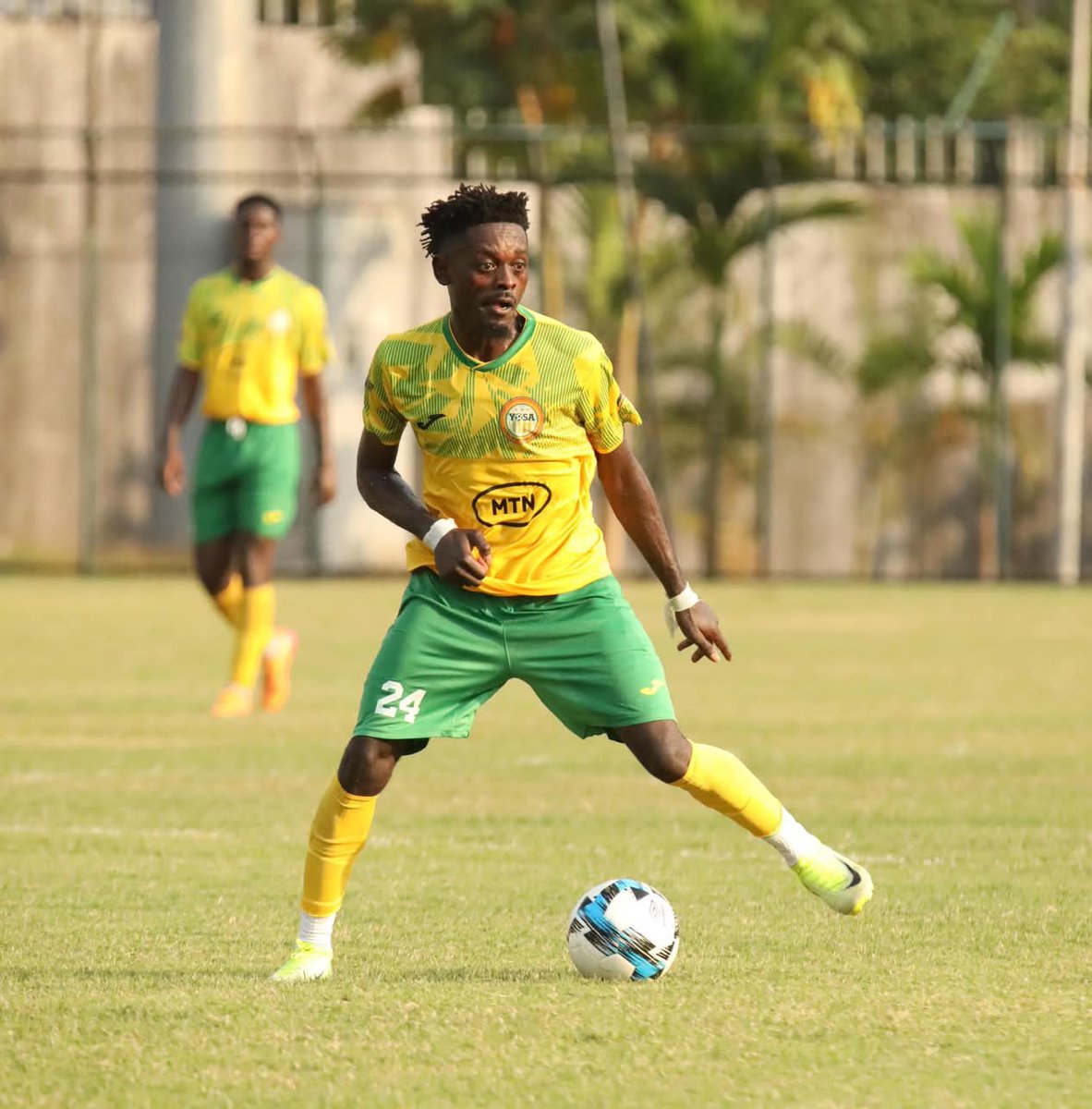 Kosi_foottalk's tweet image. Cho Maxwell captains YOSA to Anglo derby triumph

The left footed academician led coach Belinga's boys as they beat Victoria United by 2-1.

Second win of the season for YOSA. 

#FECAFOOT #YOSA