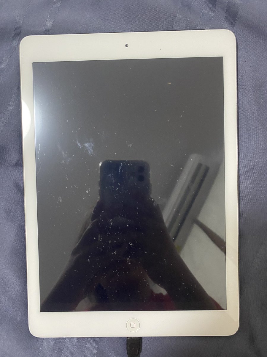 KayyaHmu's tweet photo. Ipadair1 ตำหนิมีฝุ่นใต้หน้าจอ ทัชหน้าจอได้ปกติ ขายปล่อยๆ1,300ค่ะ ทักมาดูเพิ่มเติมได้เลยค่ะ มีนัดรับ  #ไอโฟนมือสอง #โทรศัพท์มือสอง #มือถือมือสอง #ไอโฟนมือ2 #ไอโฟนมือสองราคาถูก #โทรศัพท์มือ2 #ส่งต่อไอโฟน #ส่งต่อมือถือ #ไอแพดมือสอง #ไอแพดมือสองราคาถูก #ipad #ไอแพด #ipadair https://t.co/AwINlr1fS9