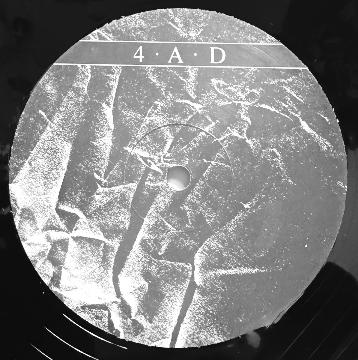 satoshi_iwase's tweet photo. Dif Juz – Huremics - Four Pieces
4AD 1981
Cover Design + Written + Produce by Dif Juz
この頃はけっこうプリミティブでインストポストパンクだね。
#80年代4ADを懐かしむ
#4AD
#4adrecords
#4ad傑作選 https://t.co/RT3gnGSgYl